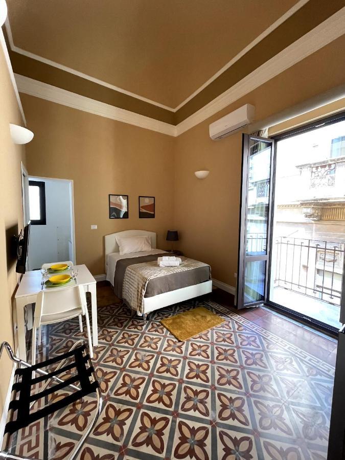 Faraone Apartments Catania Bagian luar foto